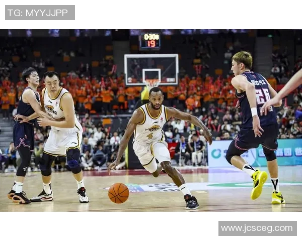 CBA常规赛第九轮精彩对决广东队迎战浙江队全力争胜展现篮球魅力